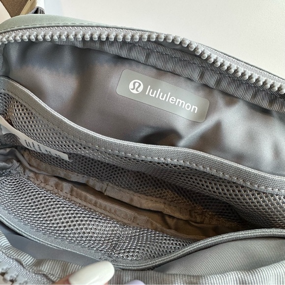 Lululemon x USC Everywhere Belt Bag - Picture 6 of 11